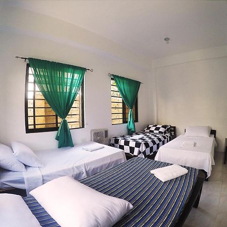 Full Moon Hostel Coron Extérieur photo