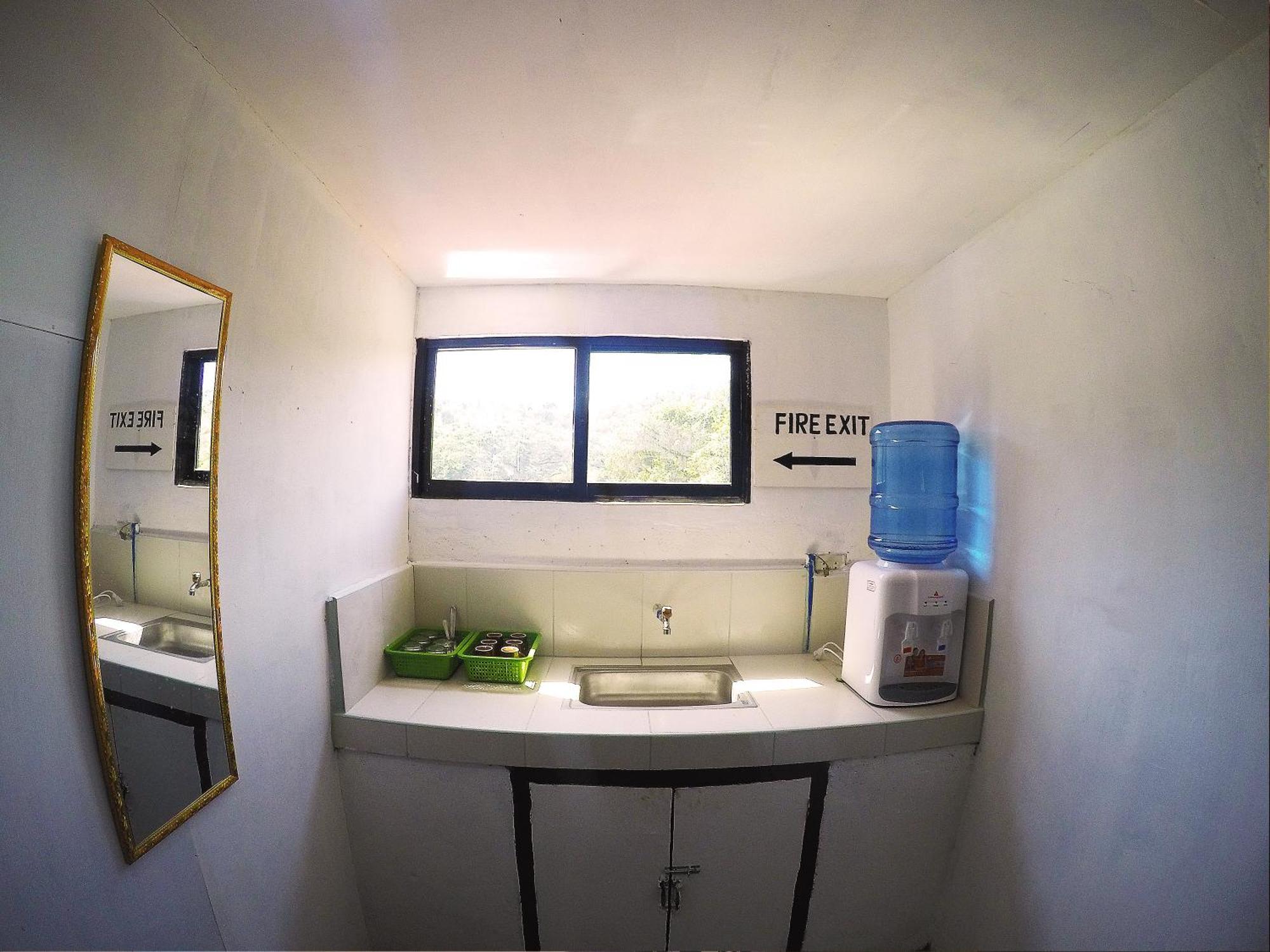 Full Moon Hostel Coron Extérieur photo