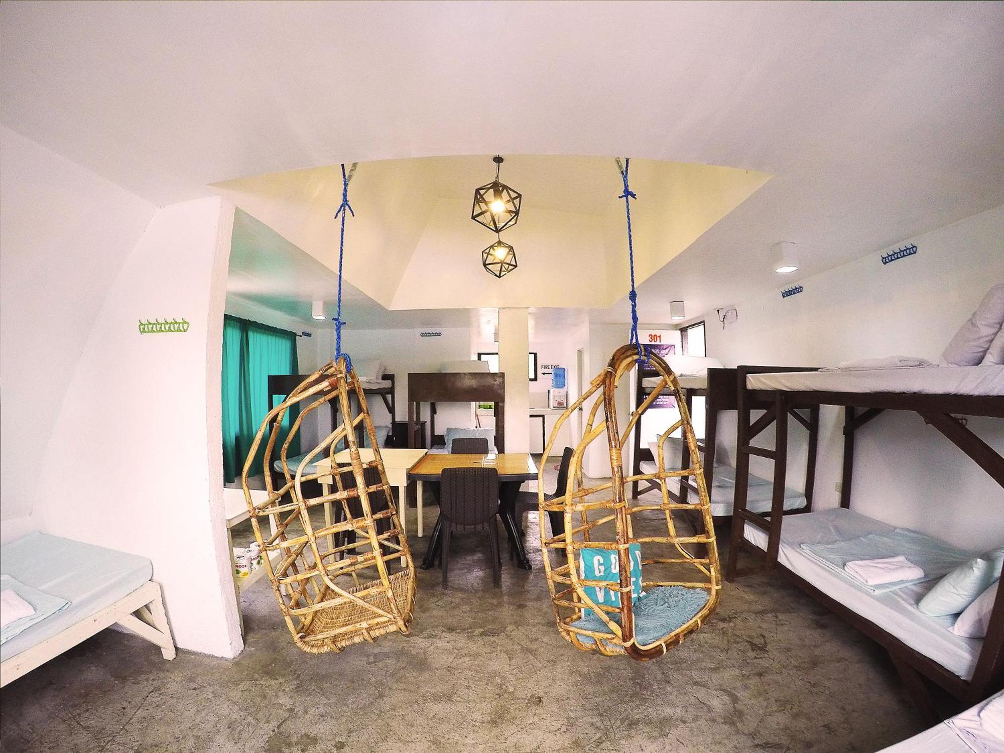 Full Moon Hostel Coron Extérieur photo