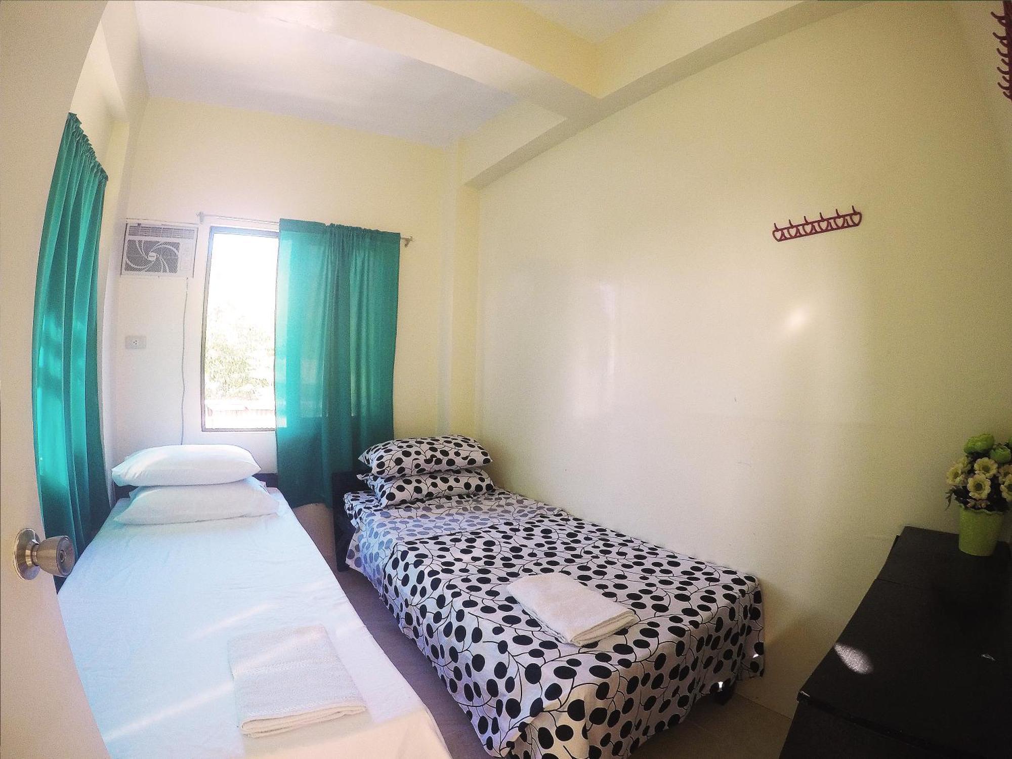 Full Moon Hostel Coron Extérieur photo